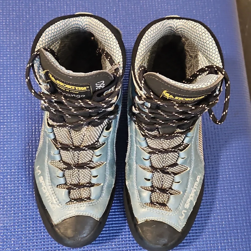 La Sportiva Hiking Boots, Size 7.5+ - Picture 6 of 16